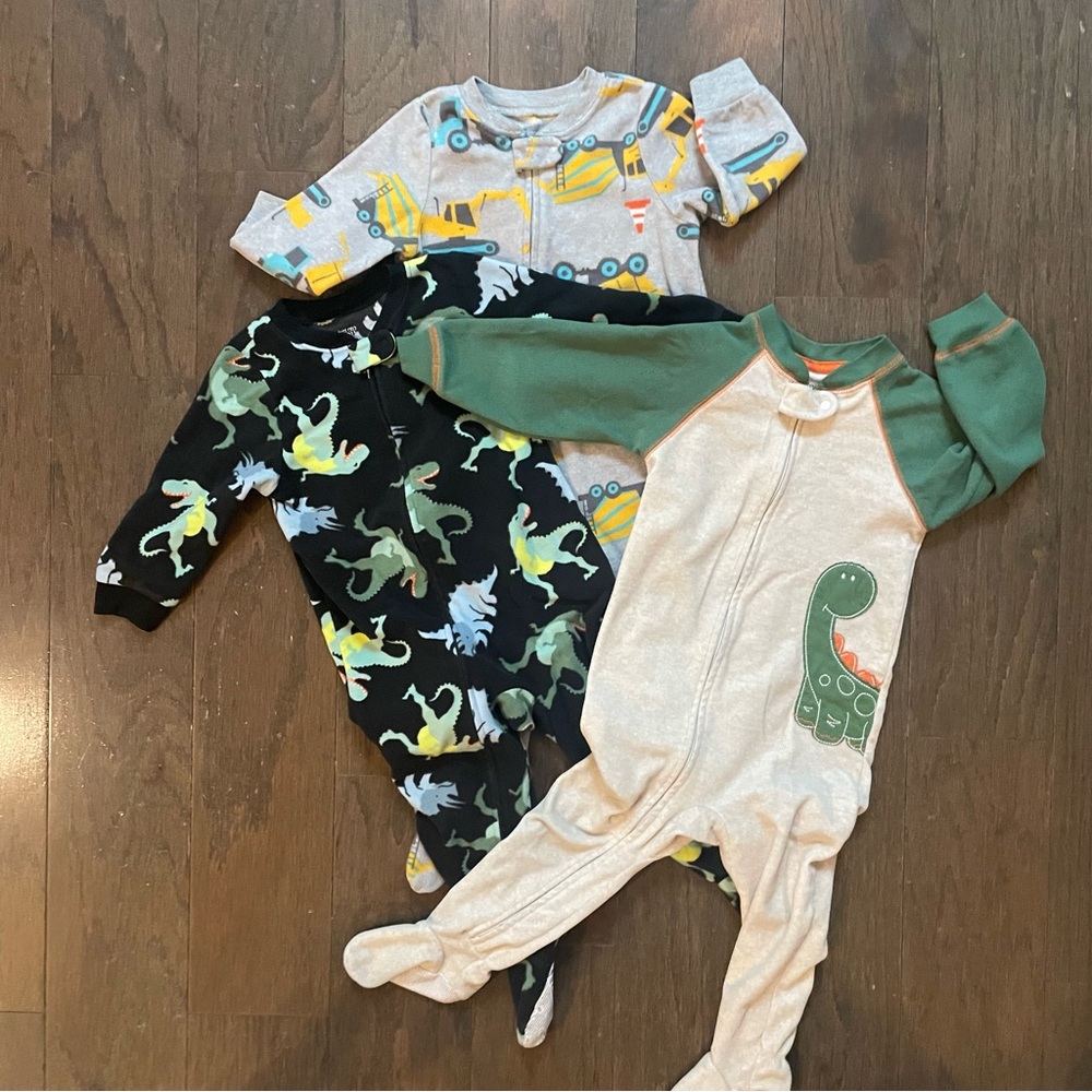 3 Carter’s 18M Fleece Pajamas with Dinosaurs and Trucks